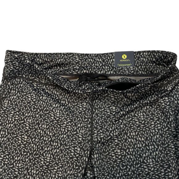 Xersion Women’s Activewear Performance Fit Capri Size XL Average MSRP: $44 - Picture 6 of 16